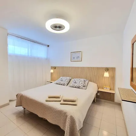 Playa De La Arena Puerto de Santiago (Tenerife)